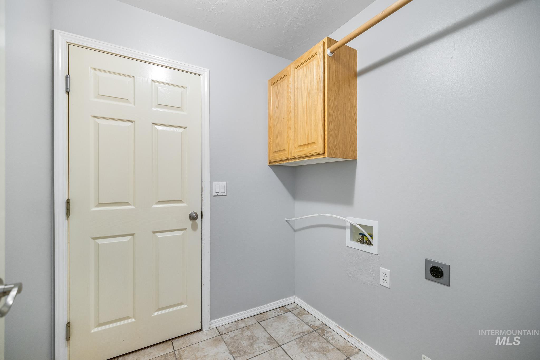 1712 S Marsh Wood Pl, Meridian, Idaho 83642, 3 Bedrooms, 2.5 Bathrooms, Residential For Sale, Price $595,000,MLS 98991328