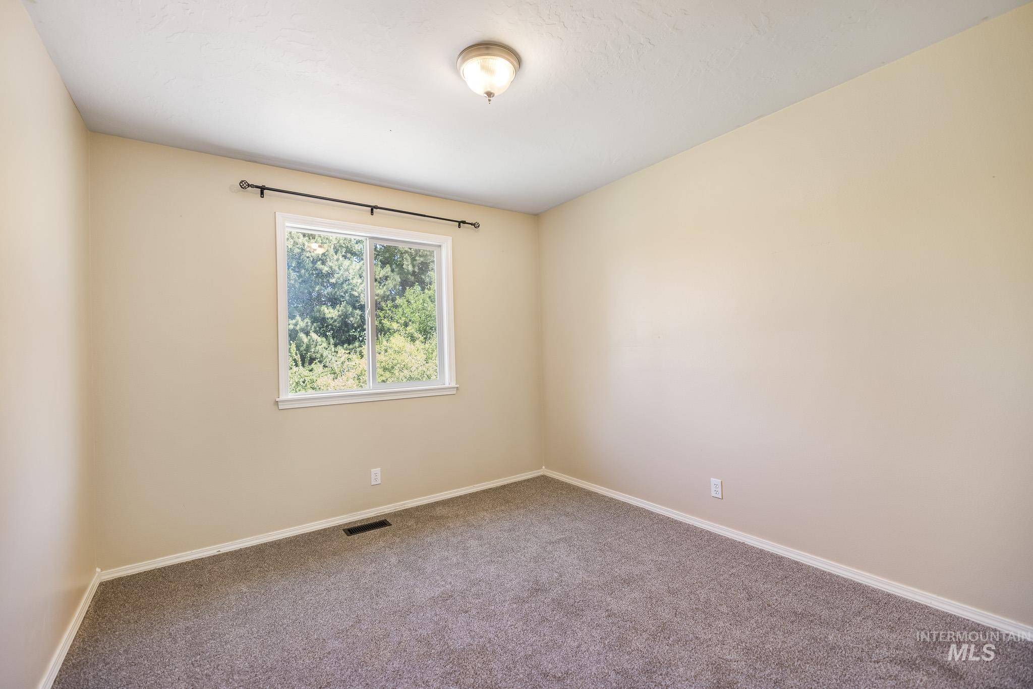 1712 S Marsh Wood Pl, Meridian, Idaho 83642, 3 Bedrooms, 2.5 Bathrooms, Residential For Sale, Price $595,000,MLS 98991328