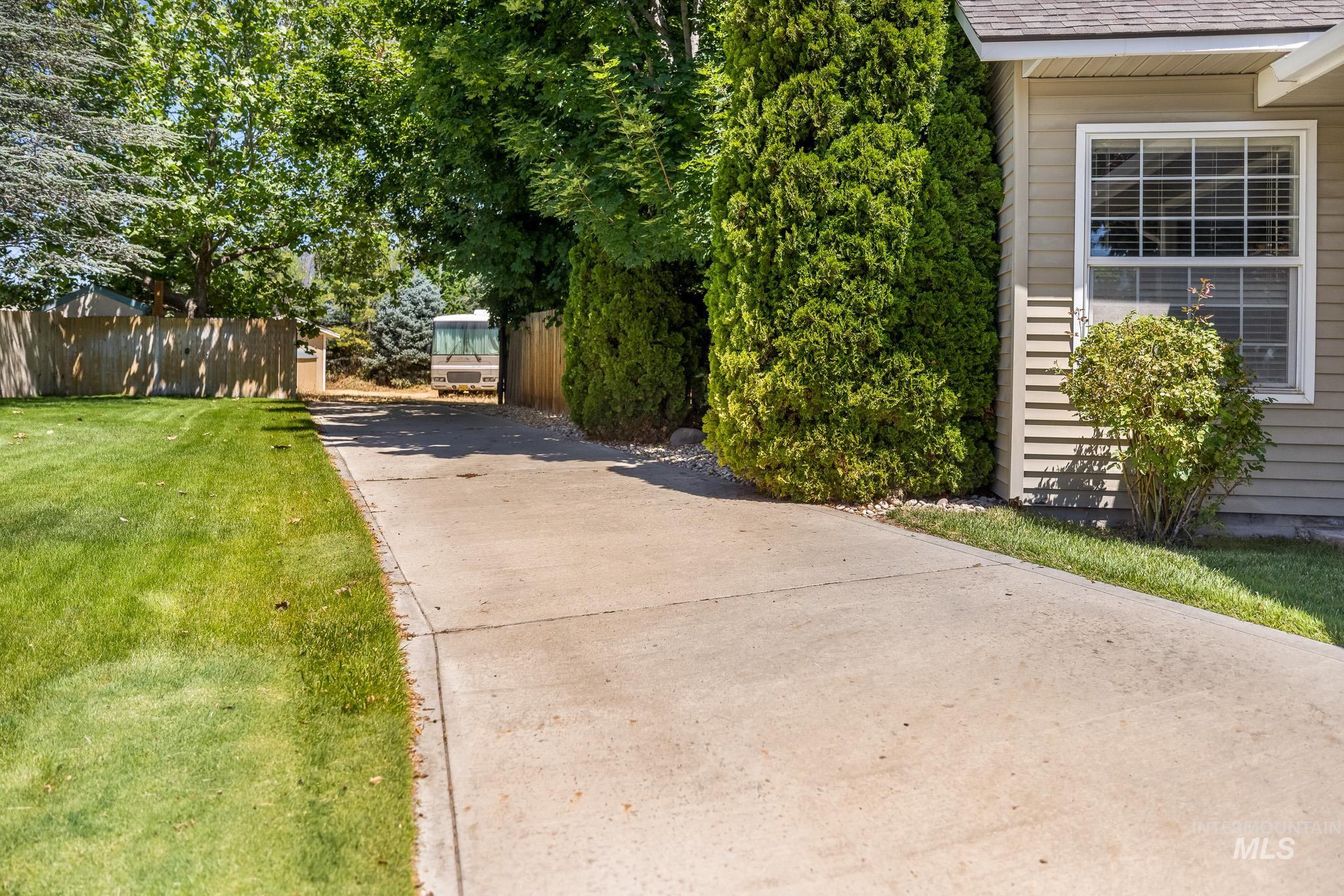1712 S Marsh Wood Pl, Meridian, Idaho 83642, 3 Bedrooms, 2.5 Bathrooms, Residential For Sale, Price $595,000,MLS 98991328