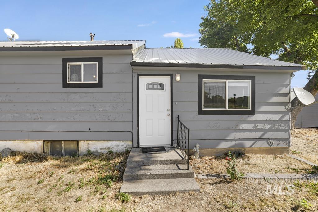 646 2nd Ave E, Wendell, Idaho 83355-5111, 1 Bedroom, 2 Bathrooms, Residential For Sale, Price $250,000, 98991336