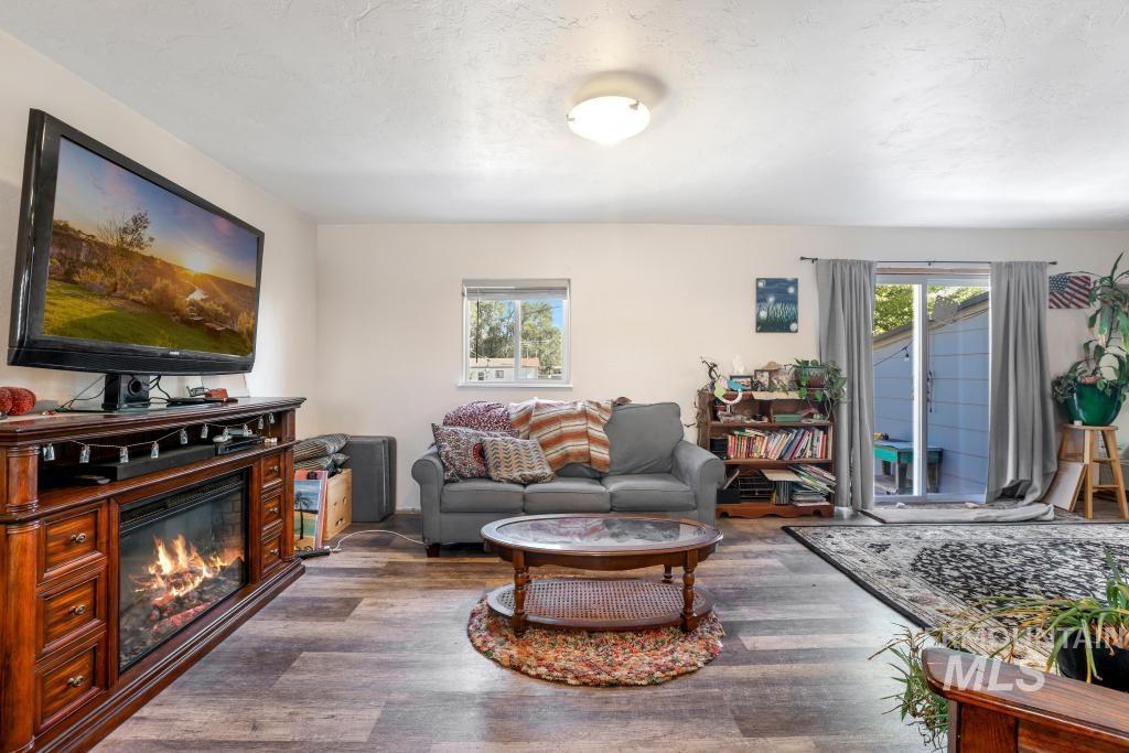 646 2nd Ave E, Wendell, Idaho 83355, 1 Bedroom, 2 Bathrooms, Residential For Sale, Price $250,000, 98991336