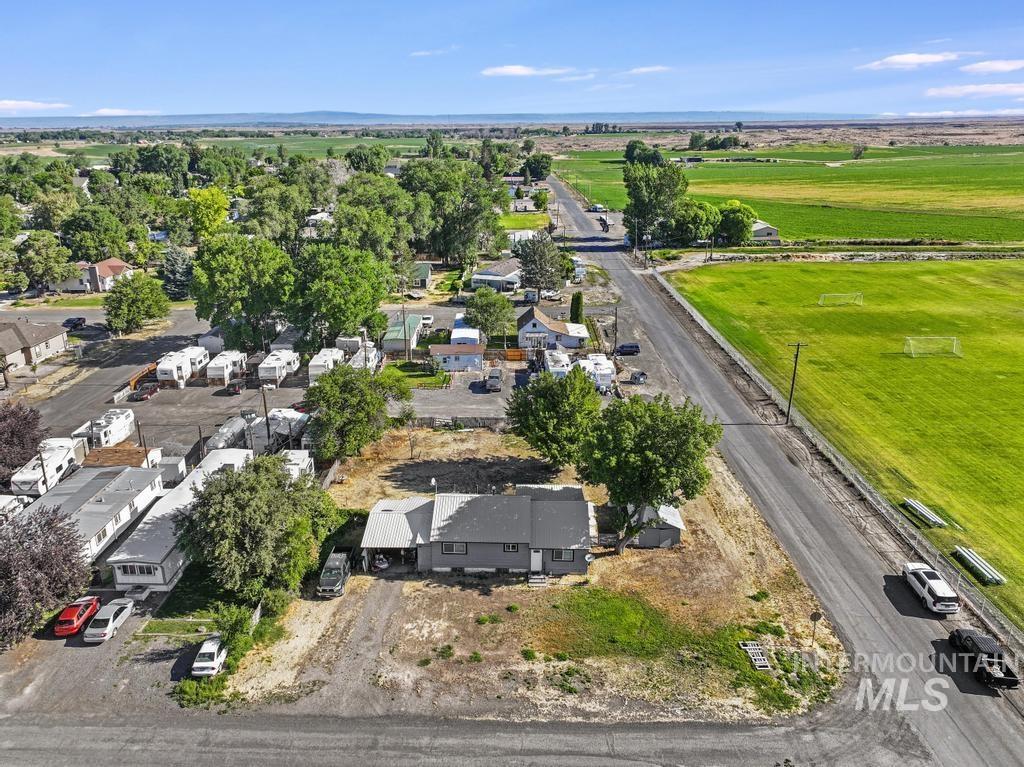 646 2nd Ave E, Wendell, Idaho 83355-5111, 1 Bedroom, 2 Bathrooms, Residential For Sale, Price $250,000, 98991336