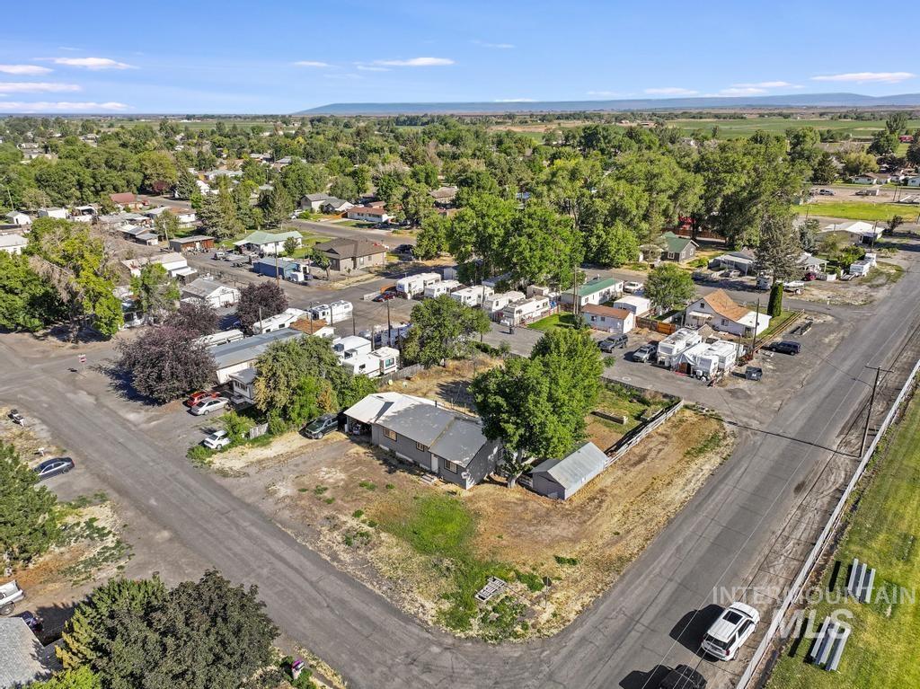 646 2nd Ave E, Wendell, Idaho 83355-5111, 1 Bedroom, 2 Bathrooms, Residential For Sale, Price $250,000, 98991336