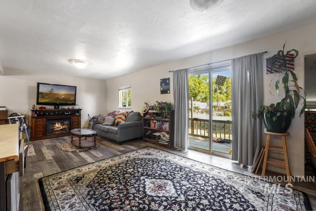 646 2nd Ave E, Wendell, Idaho 83355, 1 Bedroom, 2 Bathrooms, Residential For Sale, Price $250,000, 98991336