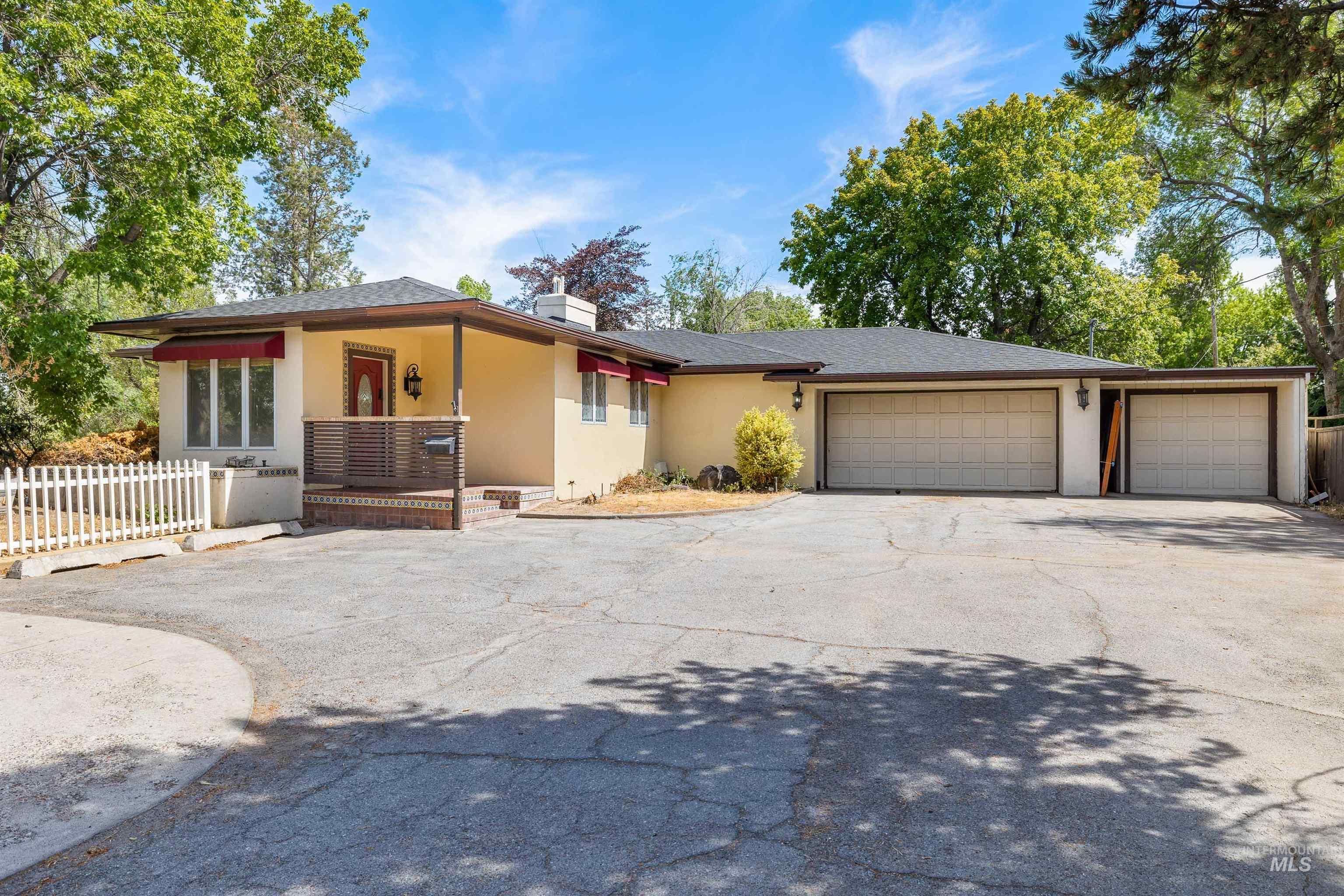 2176 Addison Ave E, Twin Falls, Idaho 83301, 4 Bedrooms, 4 Bathrooms, Residential For Sale, Price $589,000,MLS 98991351