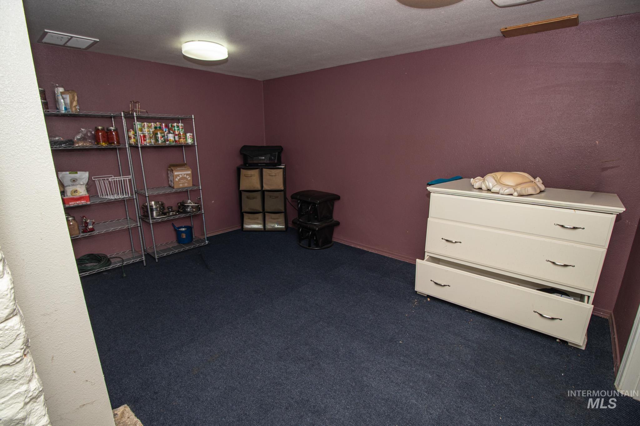216 Tamarac St, Orofino, Idaho 83544, 2 Bedrooms, 2 Bathrooms, Residential For Sale, Price $259,000, 98991354