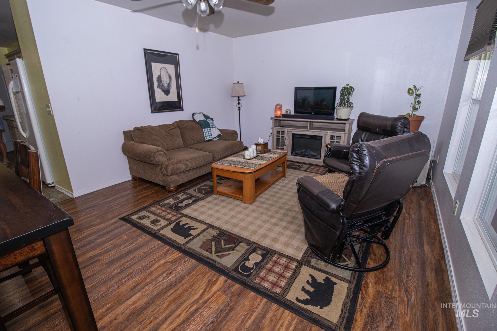 216 Tamarac St, Orofino, Idaho 83544, 2 Bedrooms, 2 Bathrooms, Residential For Sale, Price $259,000, 98991354