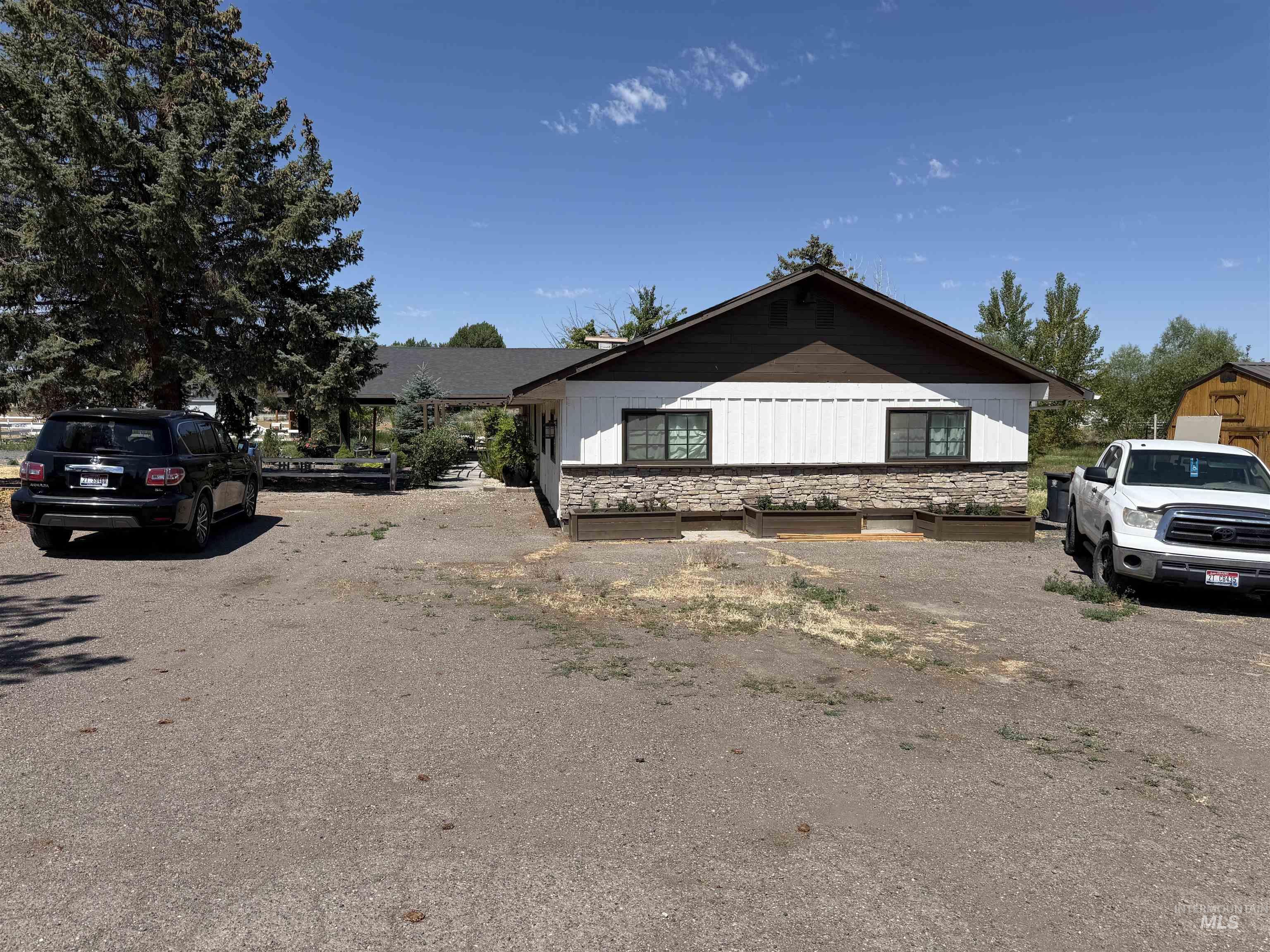3805 N 2538 E, Twin Falls, Idaho 83301, 4 Bedrooms, 4 Bathrooms, Residential For Sale, Price $550,000,MLS 98991355