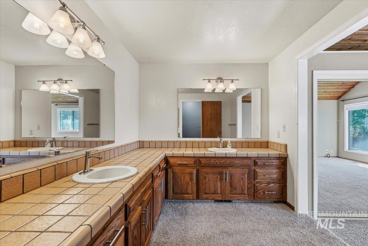 2524 Pascoe Lane, Nampa, Idaho 83686, 4 Bedrooms, 3 Bathrooms, Residential For Sale, Price $479,900,MLS 98991356