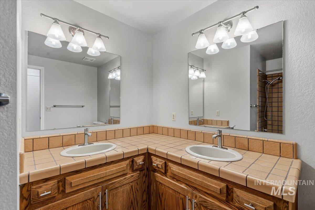2524 Pascoe Lane, Nampa, Idaho 83686, 4 Bedrooms, 3 Bathrooms, Residential For Sale, Price $479,900,MLS 98991356