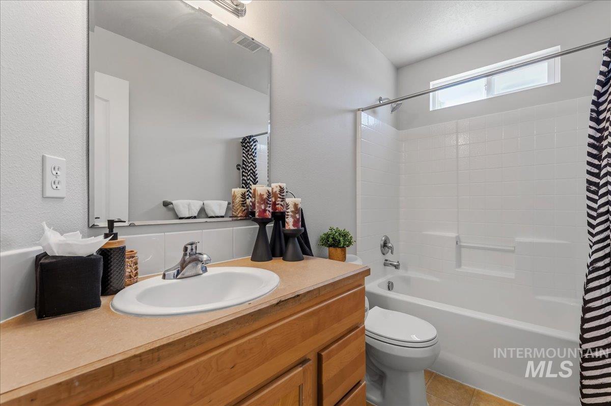 1117 Palace Ave, Emmett, Idaho 83617, 4 Bedrooms, 2.5 Bathrooms, Residential For Sale, Price $485,000,MLS 98991359