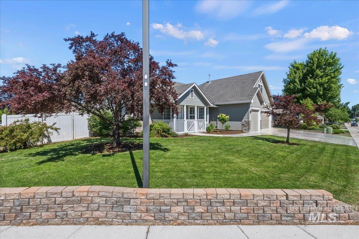 1117 Palace Ave, Emmett, Idaho 83617, 4 Bedrooms, 2.5 Bathrooms, Residential For Sale, Price $485,000,MLS 98991359