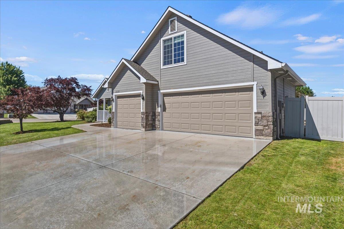 1117 Palace Ave, Emmett, Idaho 83617, 4 Bedrooms, 2.5 Bathrooms, Residential For Sale, Price $485,000,MLS 98991359