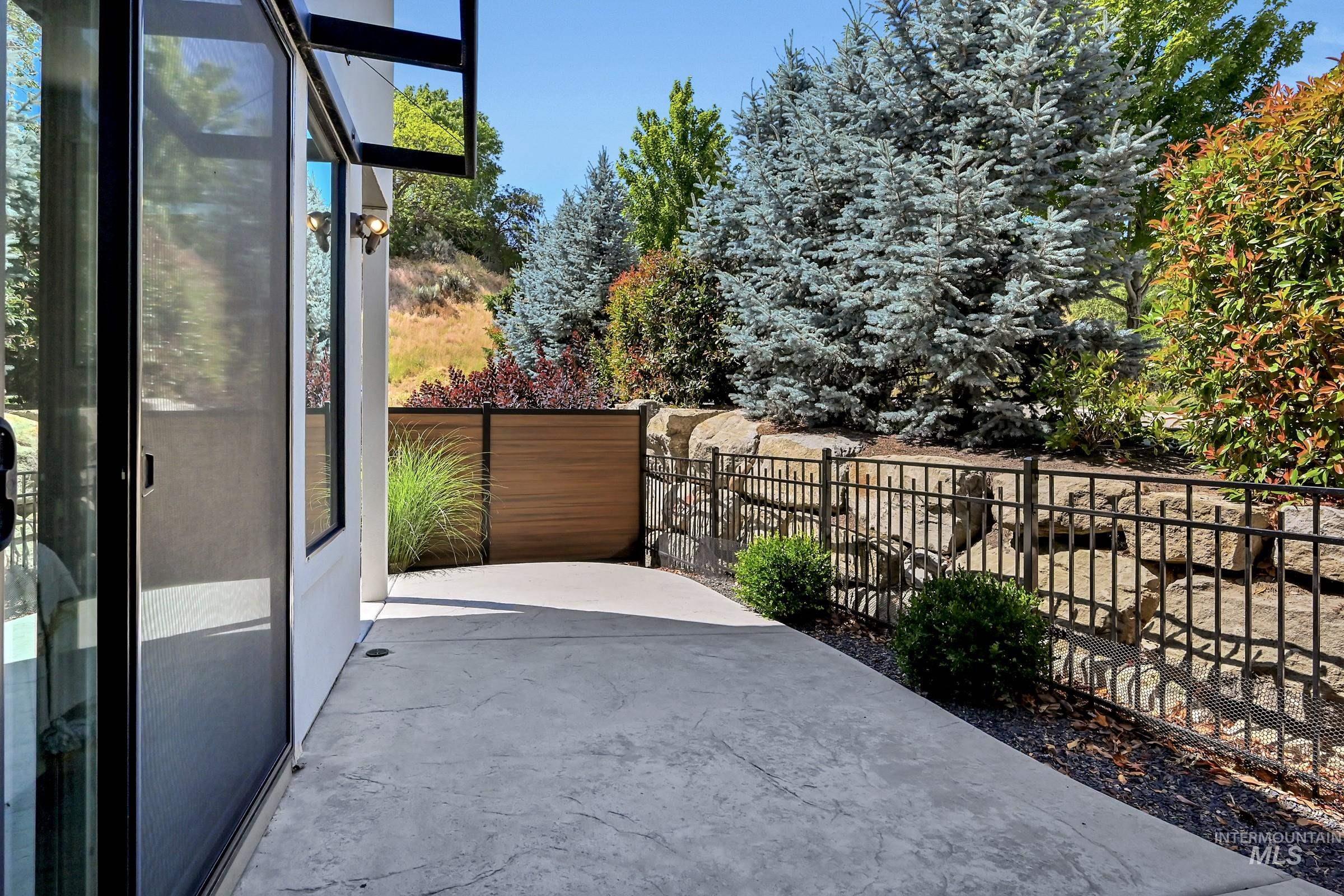 3263 S Sedgebrook Ln, Eagle, Idaho 83616, 3 Bedrooms, 2.5 Bathrooms, Residential For Sale, Price $679,000,MLS 98991360