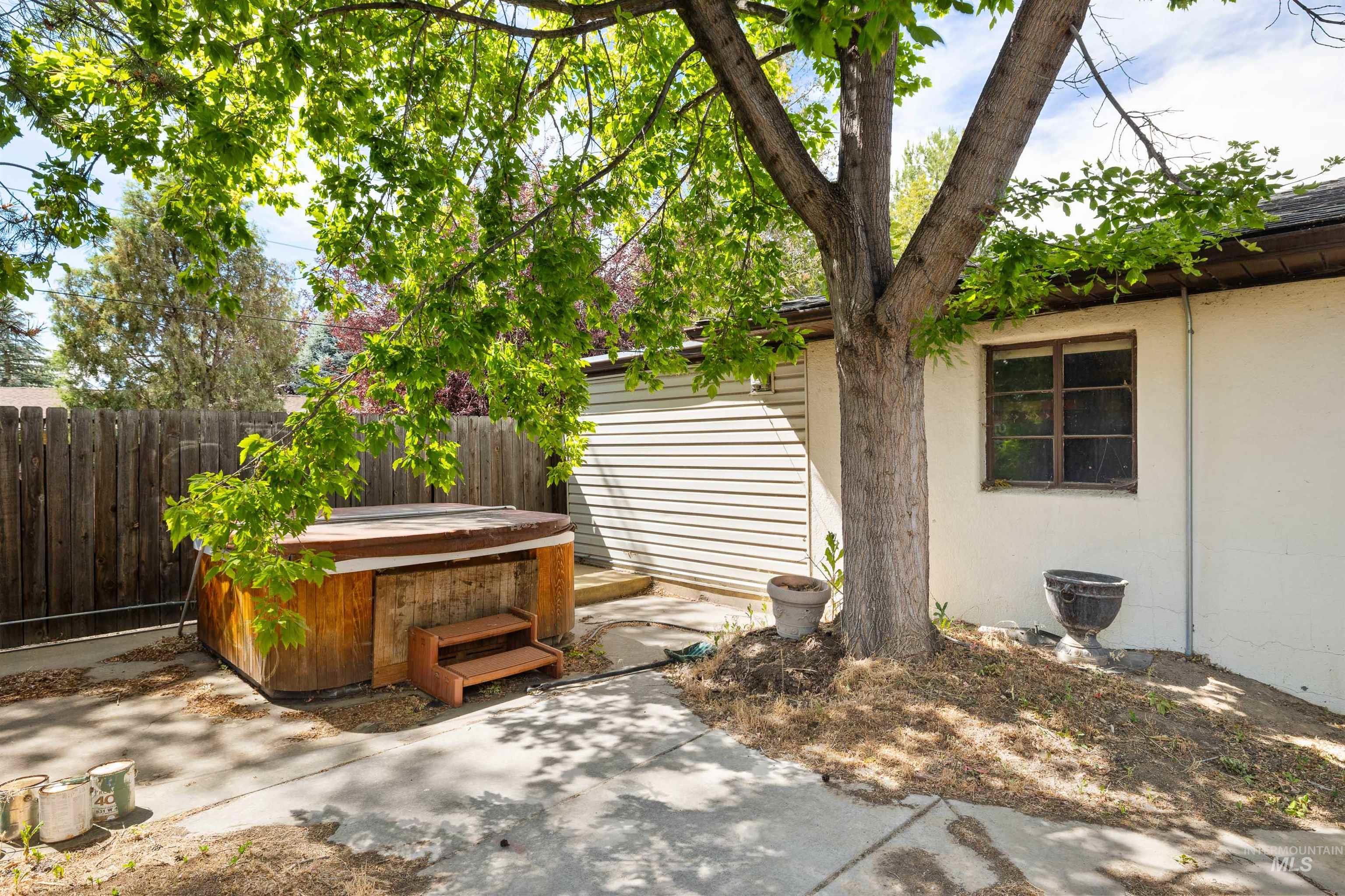 2176 Addison ave E, Twin Falls, Idaho 83301, 4 Rooms, Business/Commercial For Sale, Price $589,000, 98991362