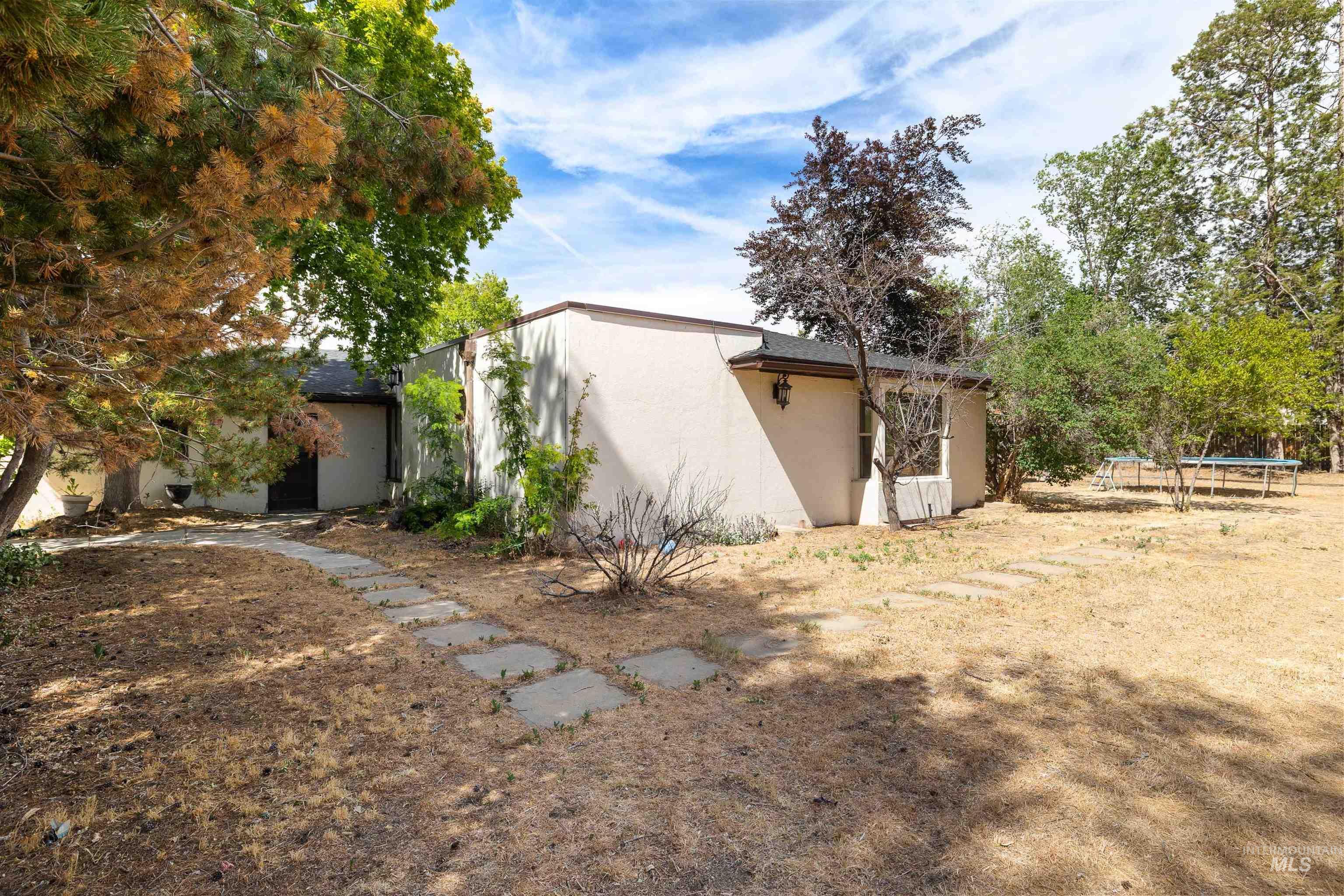 2176 Addison ave E, Twin Falls, Idaho 83301, 4 Rooms, Business/Commercial For Sale, Price $589,000, 98991362