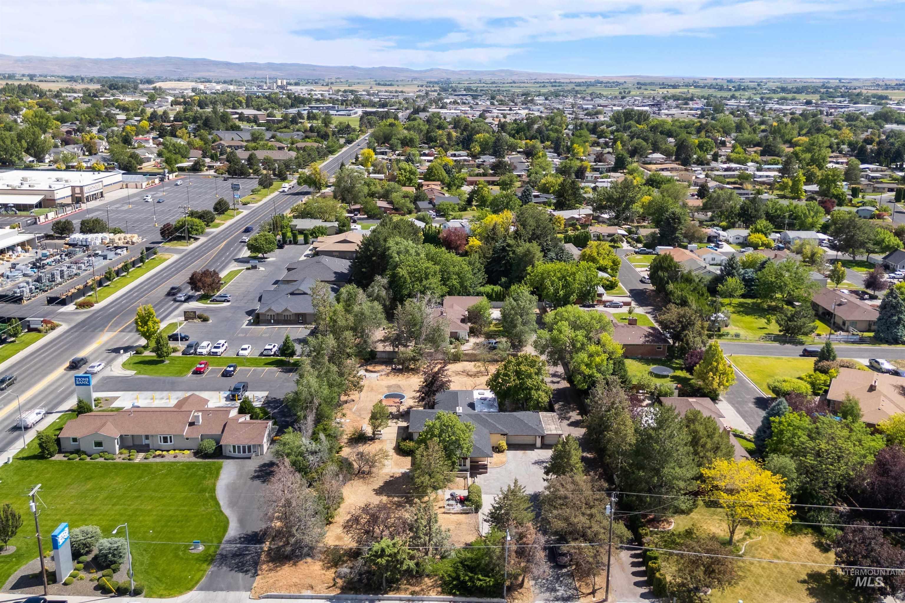 2176 Addison ave E, Twin Falls, Idaho 83301, 4 Rooms, Business/Commercial For Sale, Price $589,000, 98991362