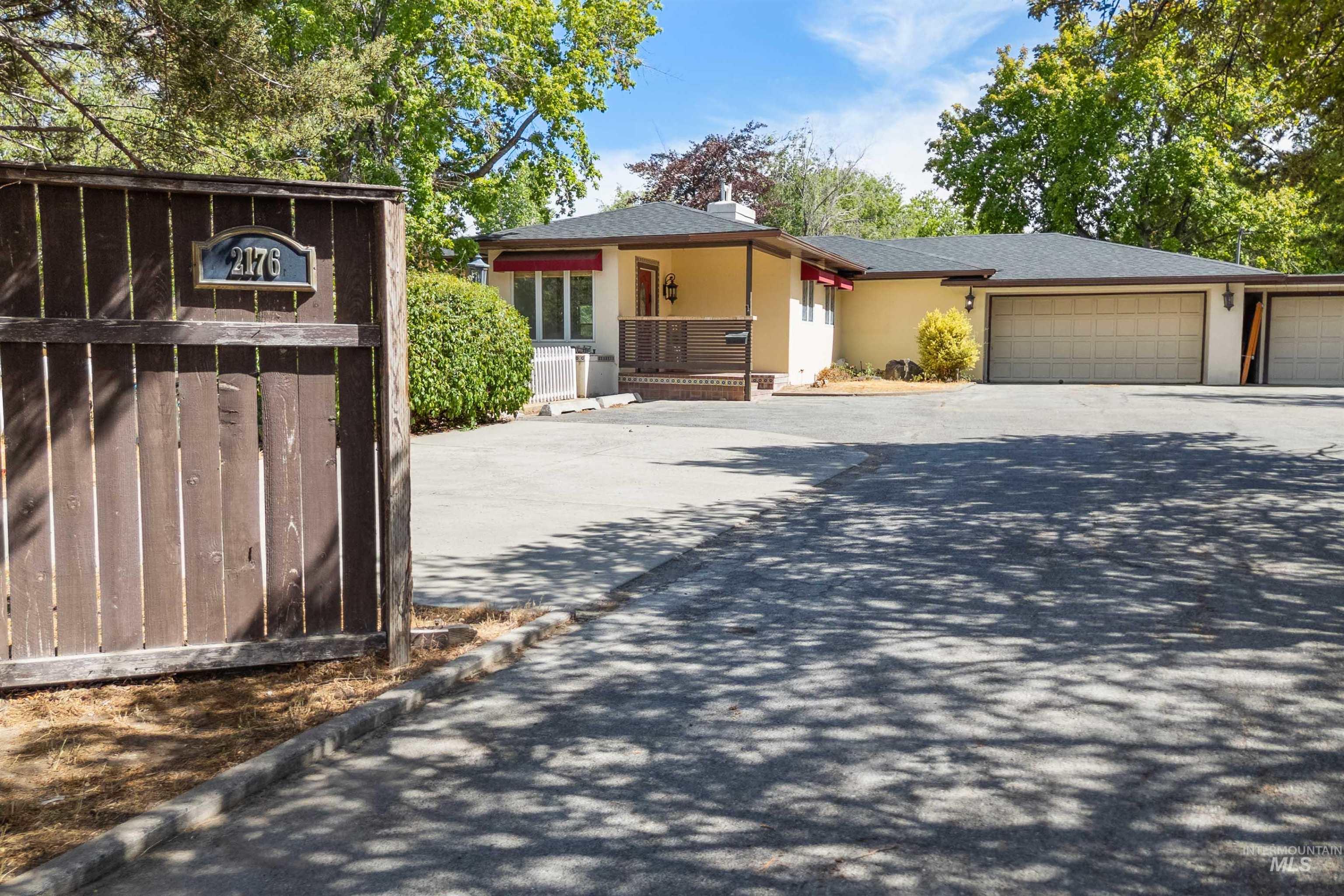 2176 Addison ave E, Twin Falls, Idaho 83301, 4 Rooms, Business/Commercial For Sale, Price $589,000, 98991362