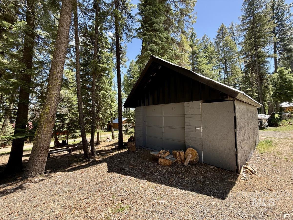 9 Victoria Way, Cascade, Idaho 83611, 3 Bedrooms, 2 Bathrooms, Residential For Sale, Price $399,900,MLS 98991363