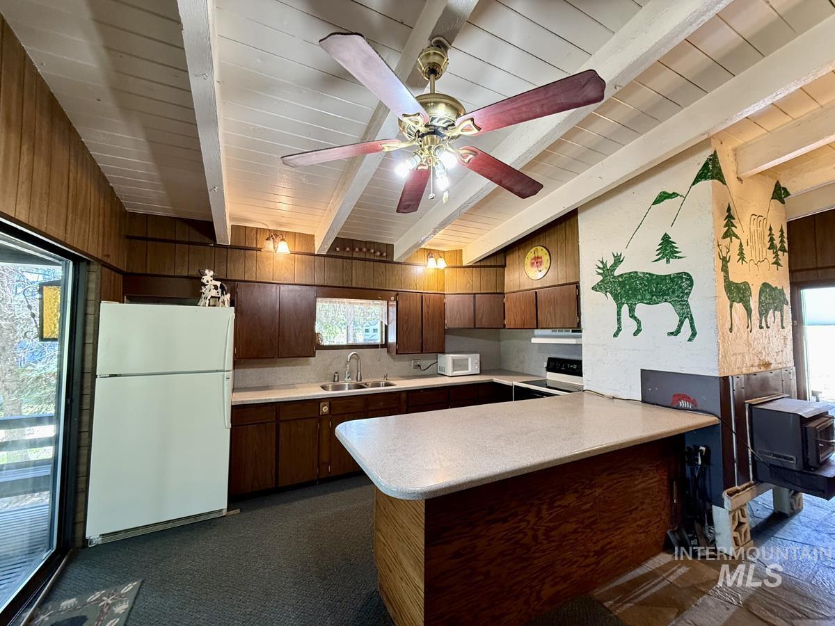9 Victoria Way, Cascade, Idaho 83611, 3 Bedrooms, 2 Bathrooms, Residential For Sale, Price $399,900,MLS 98991363