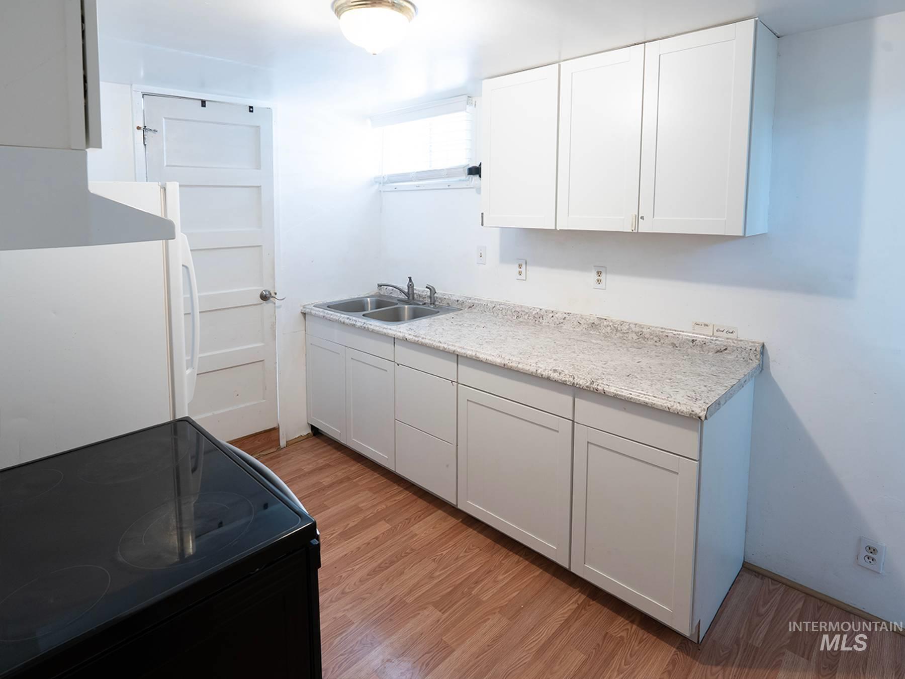 376 Quincy Street, Twin Falls, Idaho 83301, 2 Bedrooms, 1 Bathroom, Residential Income For Sale, Price $325,000,MLS 98991368
