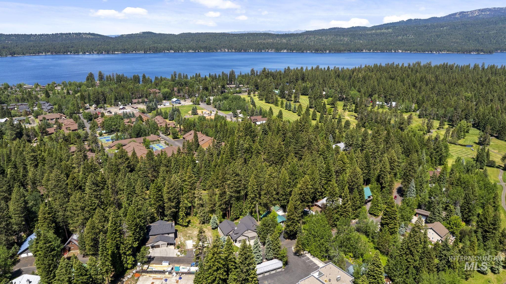 908 Fairway Dr, McCall, Idaho 83638, 4 Bedrooms, 3 Bathrooms, Residential For Sale, Price $989,000, 98991370