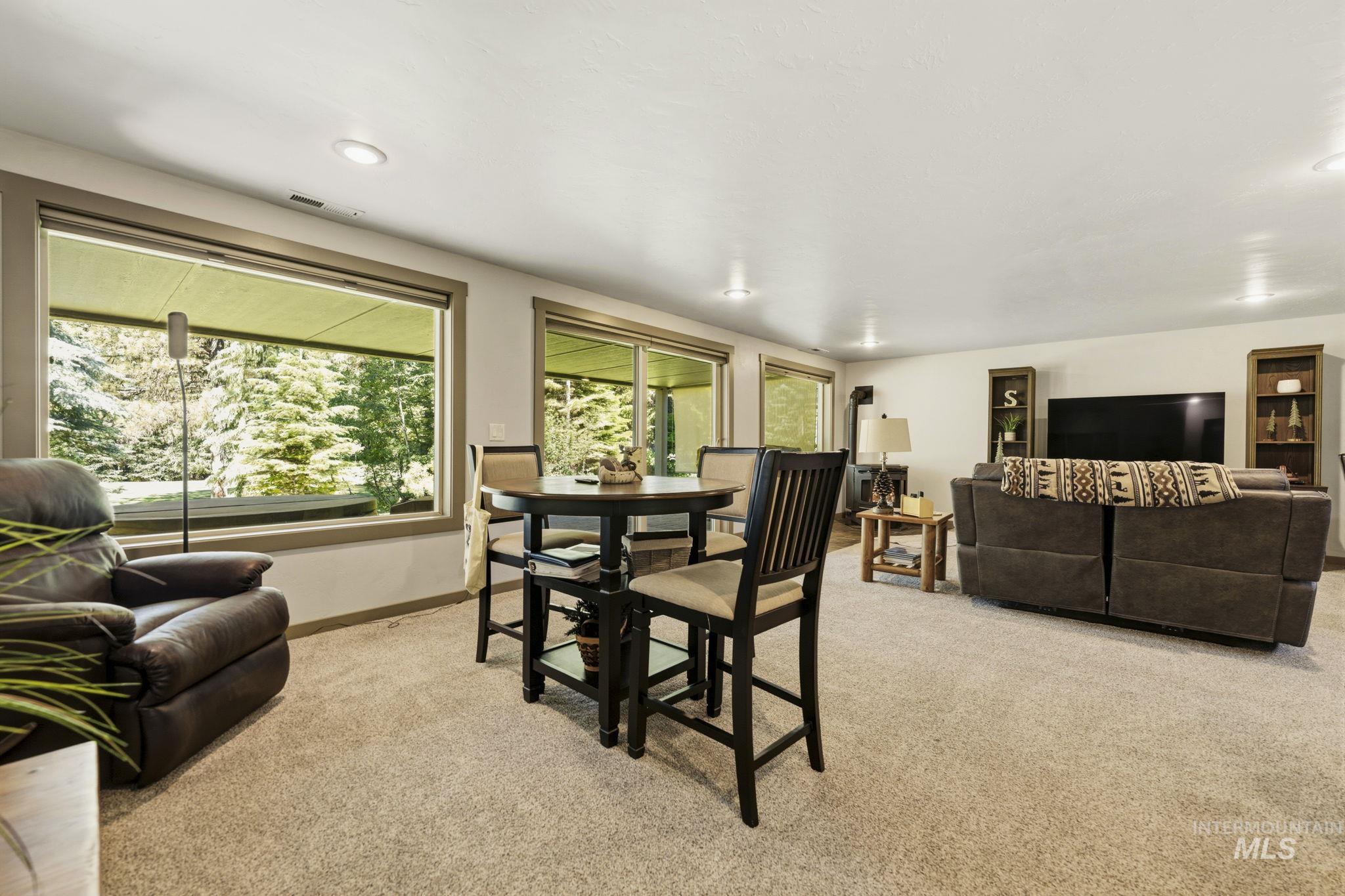 908 Fairway Dr, McCall, Idaho 83638, 4 Bedrooms, 3 Bathrooms, Residential For Sale, Price $989,000, 98991370