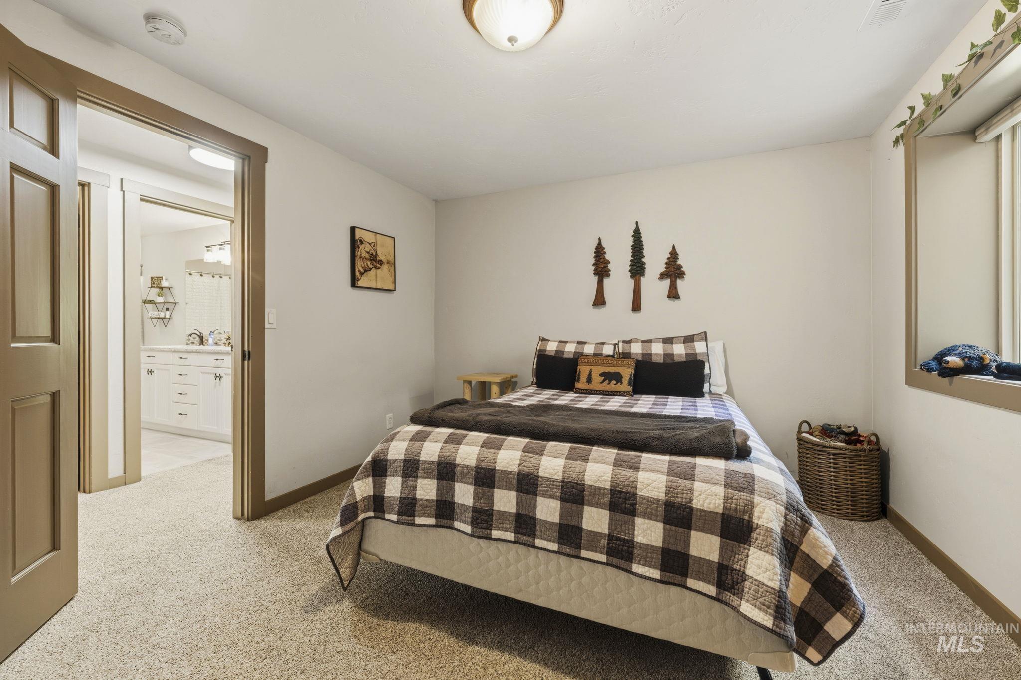 908 Fairway Dr, McCall, Idaho 83638, 4 Bedrooms, 3 Bathrooms, Residential For Sale, Price $989,000, 98991370