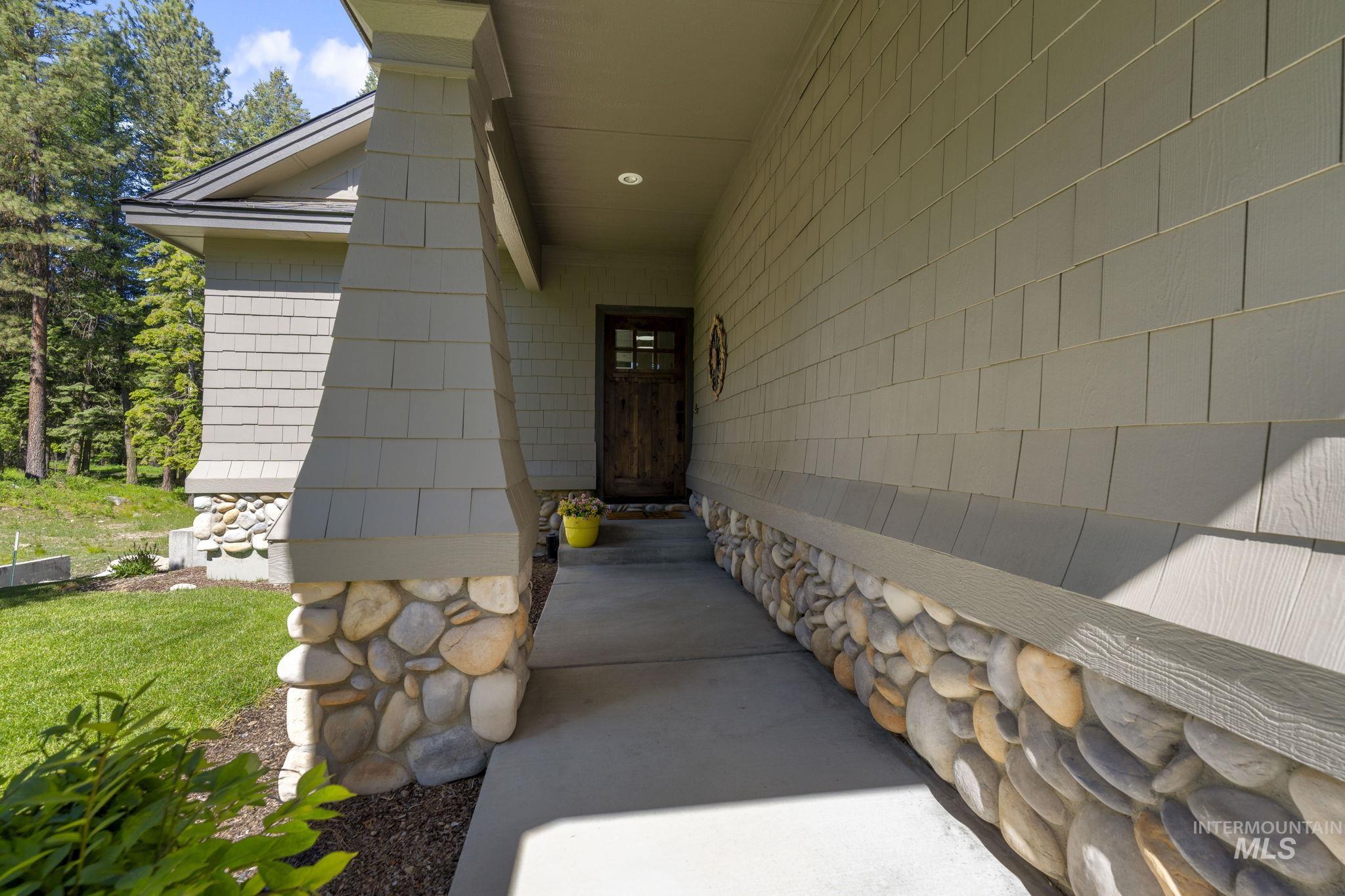 908 Fairway Dr, McCall, Idaho 83638, 4 Bedrooms, 3 Bathrooms, Residential For Sale, Price $989,000, 98991370