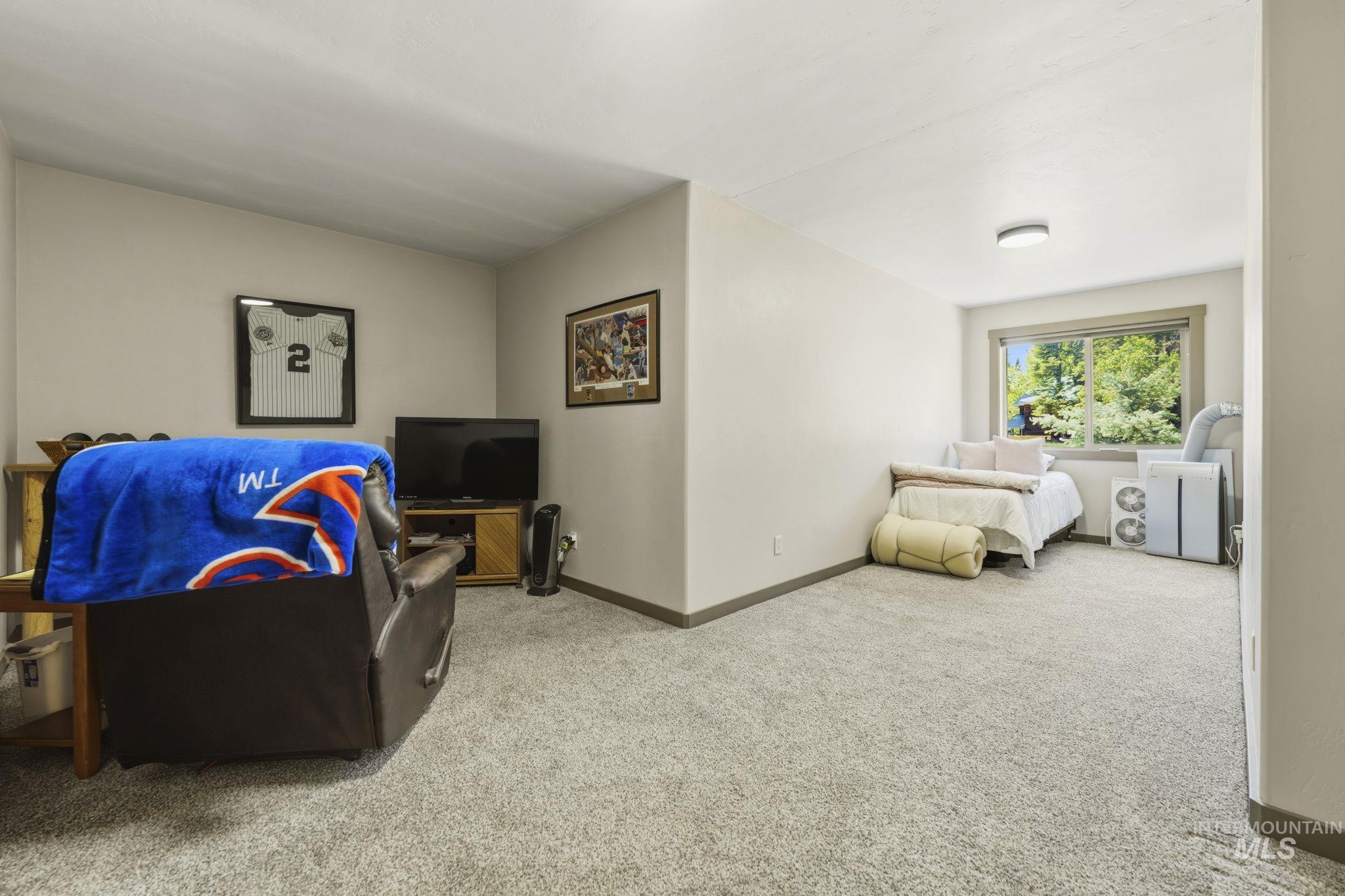 908 Fairway Dr, McCall, Idaho 83638, 4 Bedrooms, 3 Bathrooms, Residential For Sale, Price $989,000, 98991370
