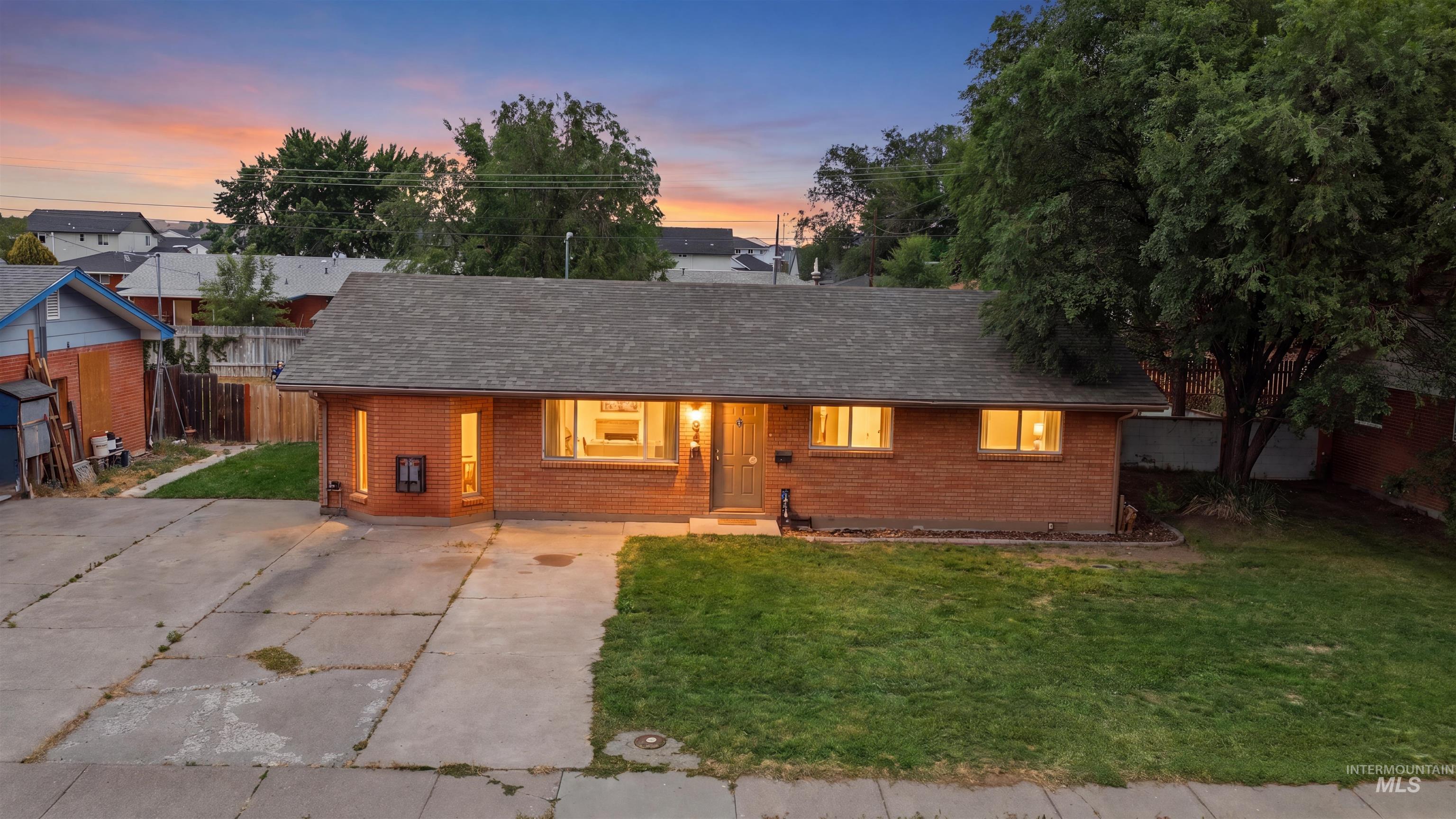 940 E 16th N, Mountain Home, Idaho 83647, 3 Bedrooms, 1 Bathroom, Residential For Sale, Price $290,000, 98991372