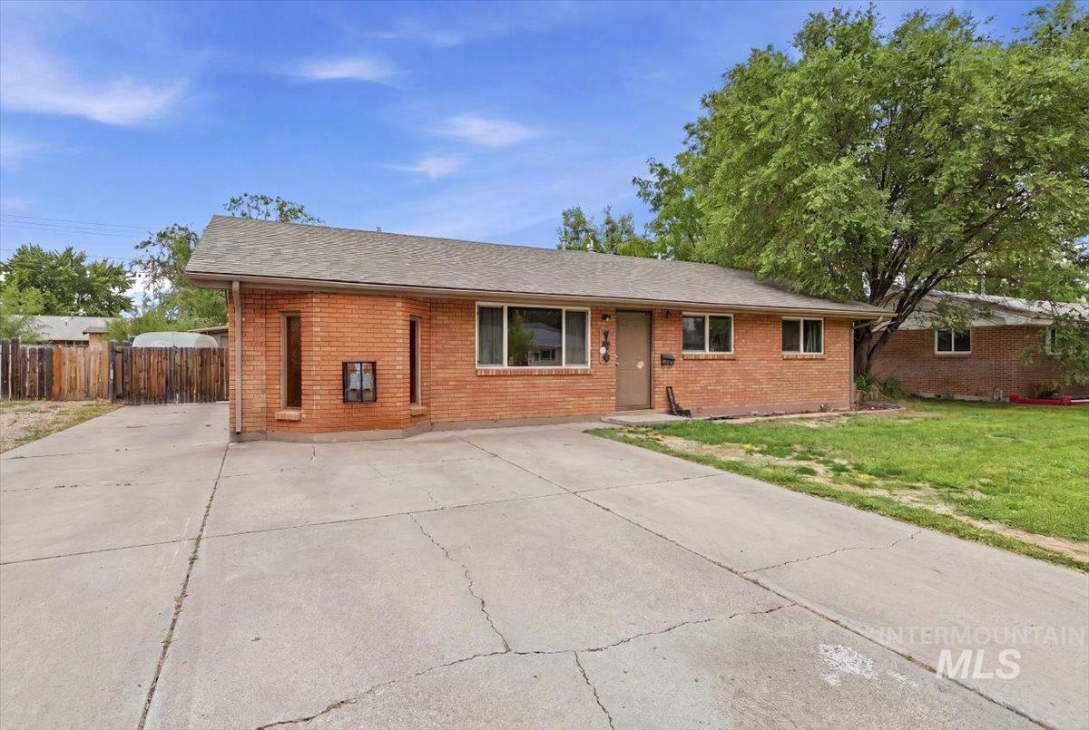 940 E 16th N, Mountain Home, Idaho 83647, 3 Bedrooms, 1 Bathroom, Residential For Sale, Price $290,000, 98991372