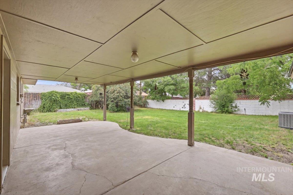 940 E 16th N, Mountain Home, Idaho 83647, 3 Bedrooms, 1 Bathroom, Residential For Sale, Price $290,000, 98991372