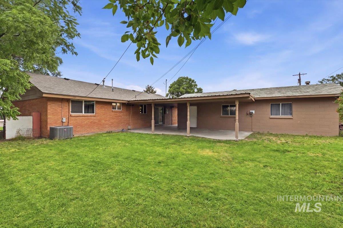 940 E 16th N, Mountain Home, Idaho 83647, 3 Bedrooms, 1 Bathroom, Residential For Sale, Price $290,000, 98991372