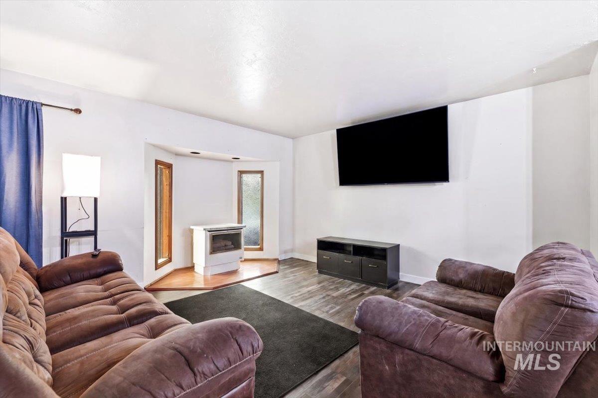 940 E 16th N, Mountain Home, Idaho 83647, 3 Bedrooms, 1 Bathroom, Residential For Sale, Price $290,000, 98991372