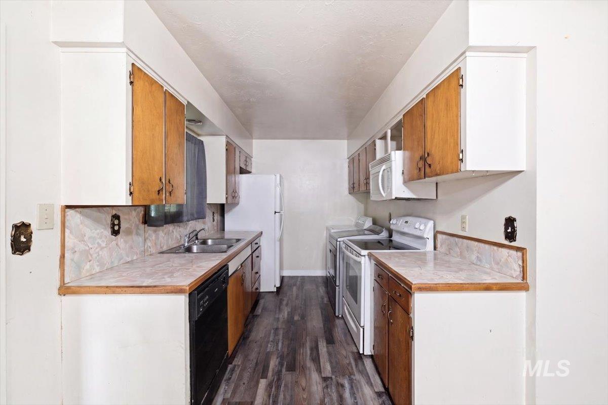 940 E 16th N, Mountain Home, Idaho 83647, 3 Bedrooms, 1 Bathroom, Residential For Sale, Price $290,000, 98991372