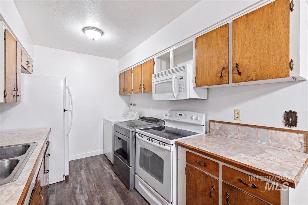 940 E 16th N, Mountain Home, Idaho 83647, 3 Bedrooms, 1 Bathroom, Residential For Sale, Price $290,000, 98991372