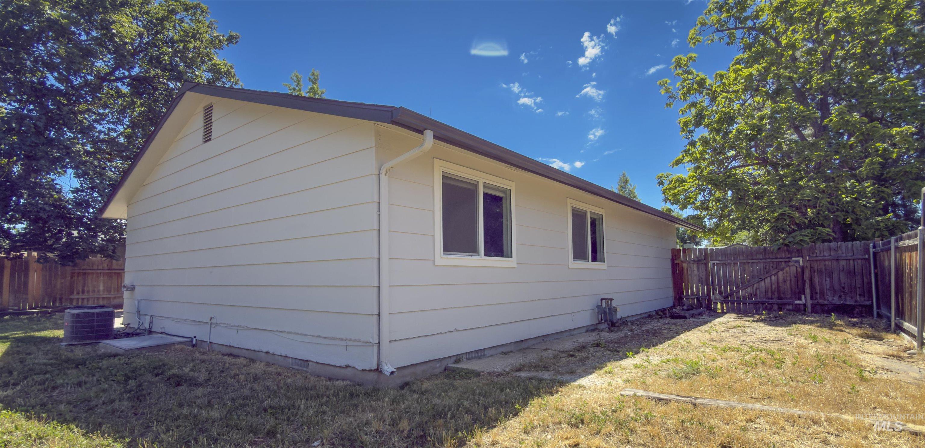 3314 N Clayton Place, Boise, Idaho 83704, 3 Bedrooms, 1 Bathroom, Residential For Sale, Price $399,900, 98991374