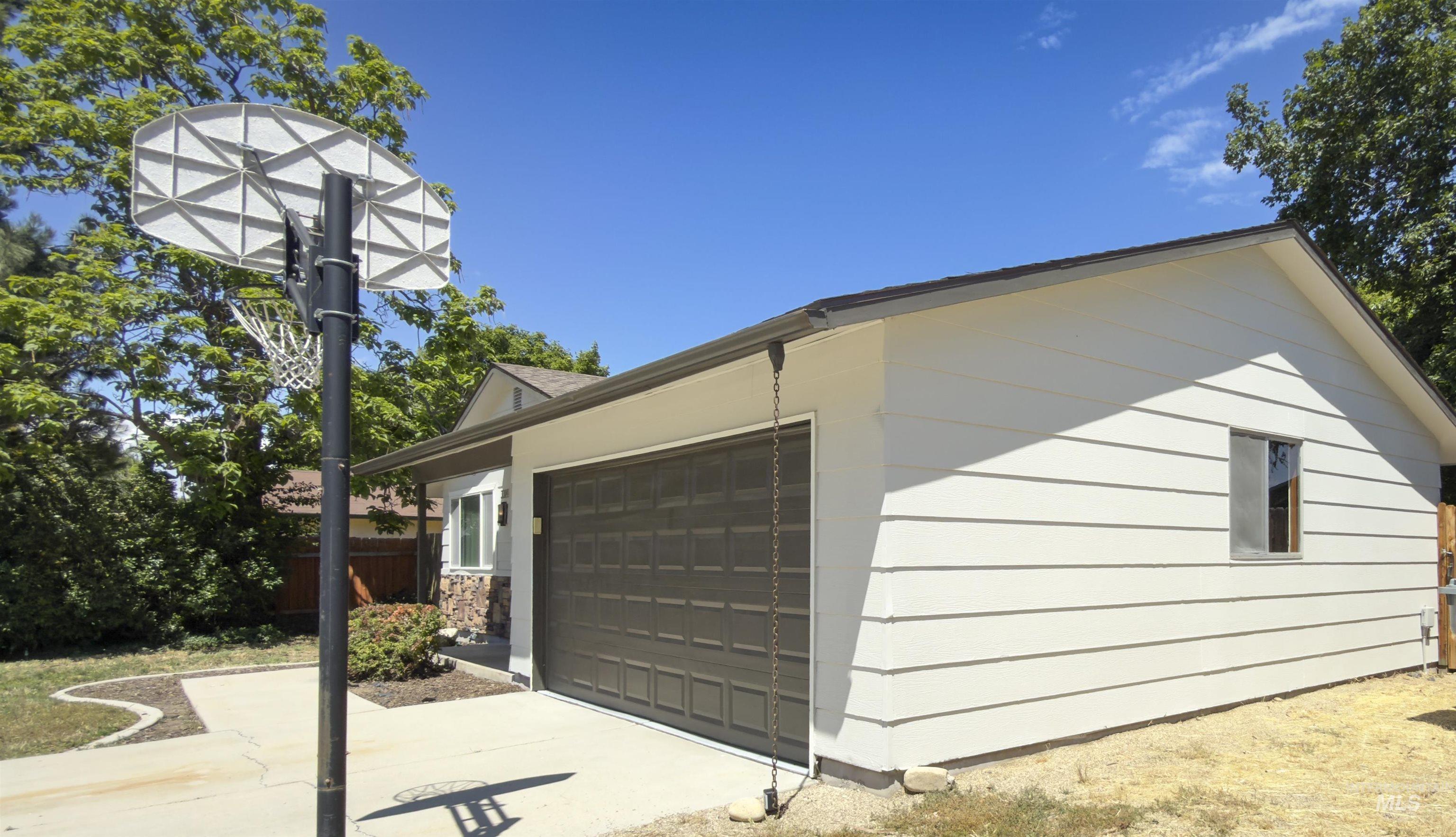 3314 N Clayton Place, Boise, Idaho 83704, 3 Bedrooms, 1 Bathroom, Residential For Sale, Price $399,900, 98991374