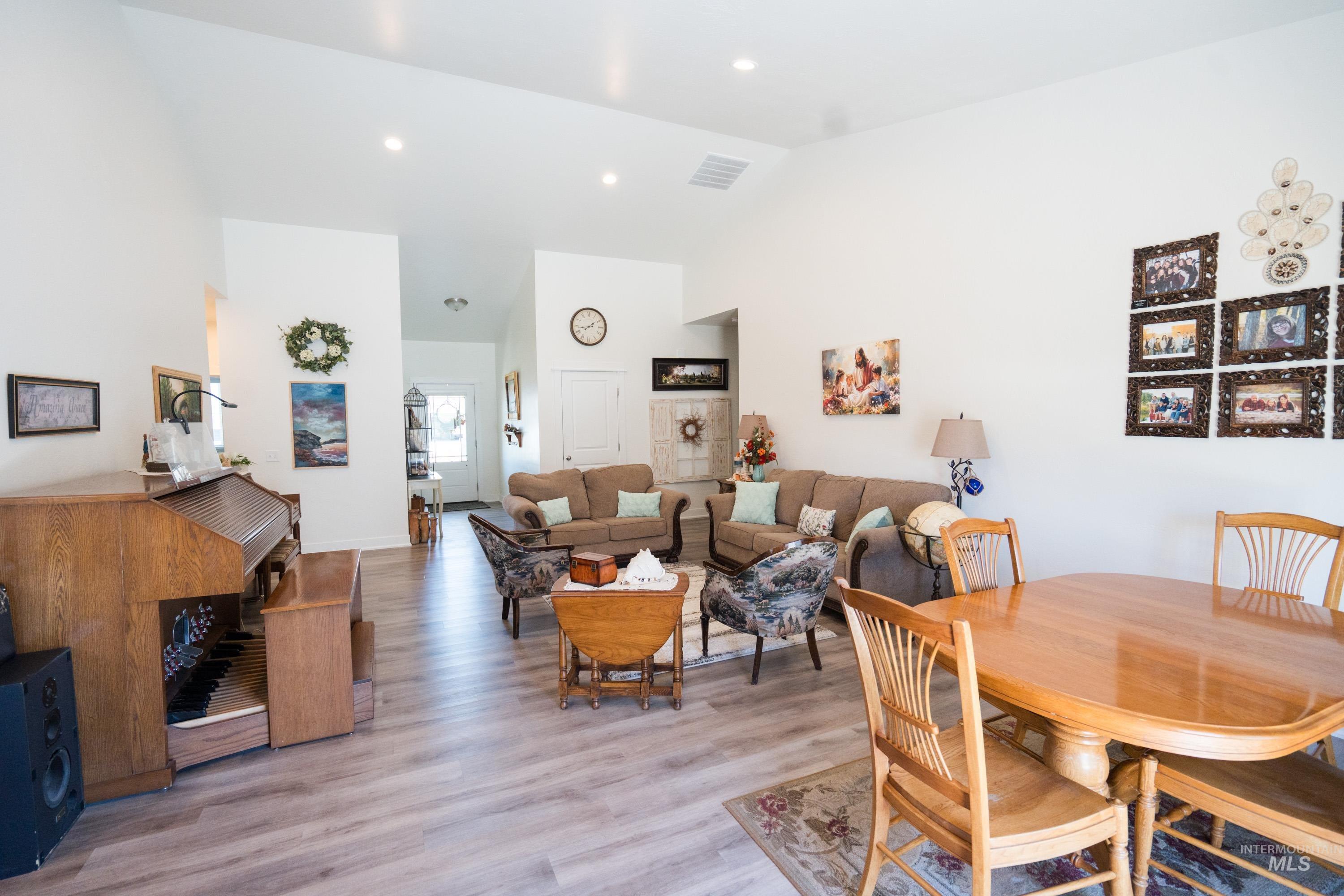 2360 Dorchester Ave, Burley, Idaho 83318, 3 Bedrooms, 2 Bathrooms, Residential For Sale, Price $379,999,MLS 98991375