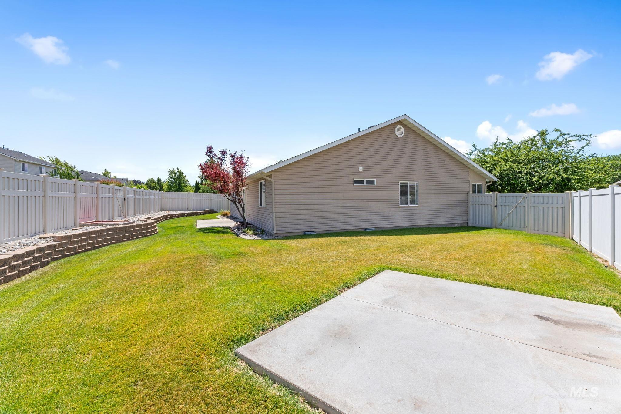 2018 Talus Loop, Twin Falls, Idaho 83301, 3 Bedrooms, 2 Bathrooms, Residential For Sale, Price $425,000,MLS 98991377