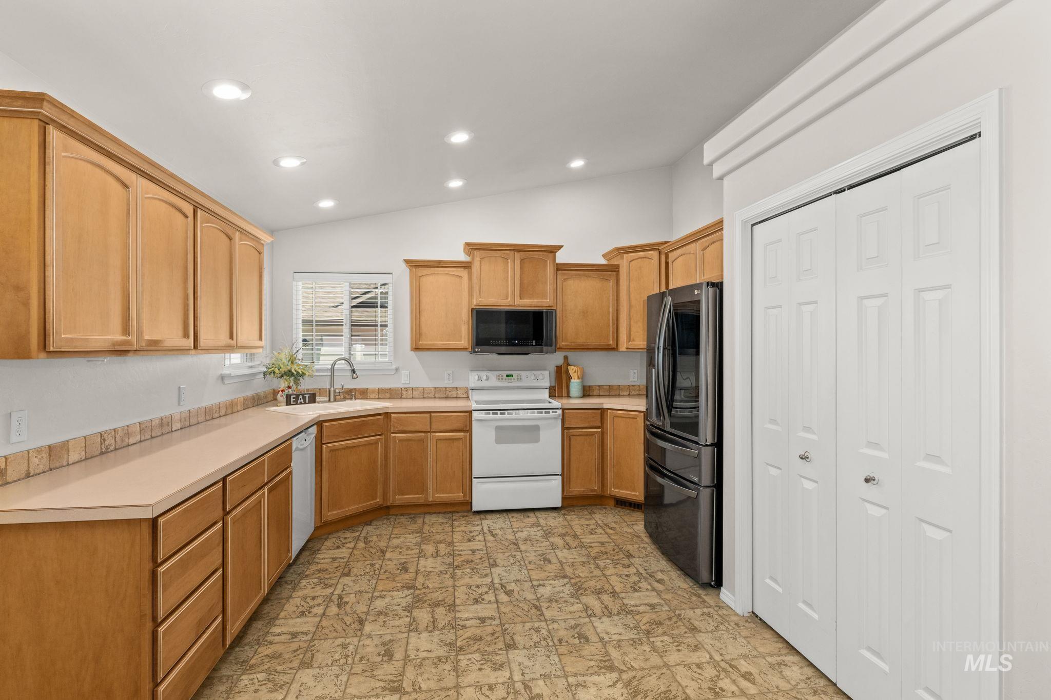 2018 Talus Loop, Twin Falls, Idaho 83301, 3 Bedrooms, 2 Bathrooms, Residential For Sale, Price $425,000,MLS 98991377