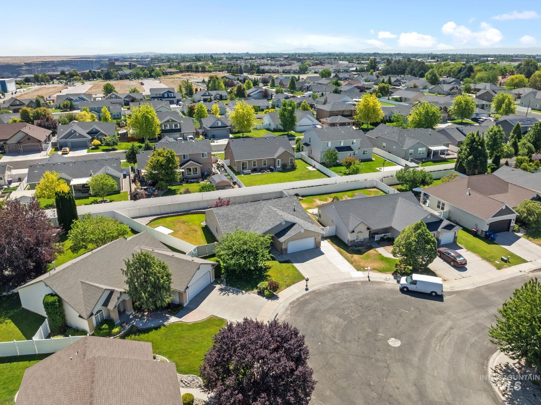 2018 Talus Loop, Twin Falls, Idaho 83301, 3 Bedrooms, 2 Bathrooms, Residential For Sale, Price $425,000,MLS 98991377