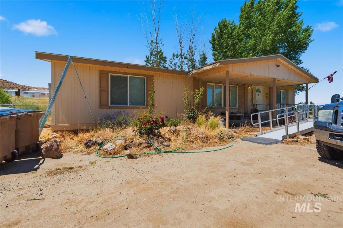 9735 Bill Burns Rd, Emmett, Idaho 83617-9707, 3 Bedrooms, 2 Bathrooms, Residential For Sale, Price $429,900,MLS 98991383