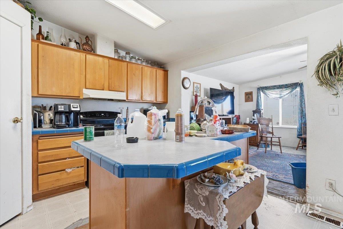 9735 Bill Burns Rd, Emmett, Idaho 83617-9707, 3 Bedrooms, 2 Bathrooms, Residential For Sale, Price $429,900,MLS 98991383