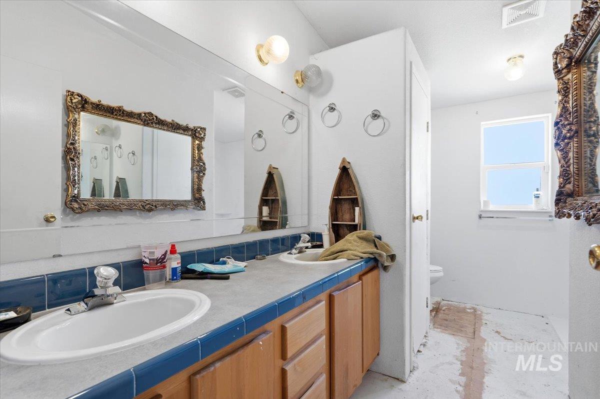 9735 Bill Burns Rd, Emmett, Idaho 83617-9707, 3 Bedrooms, 2 Bathrooms, Residential For Sale, Price $429,900,MLS 98991383