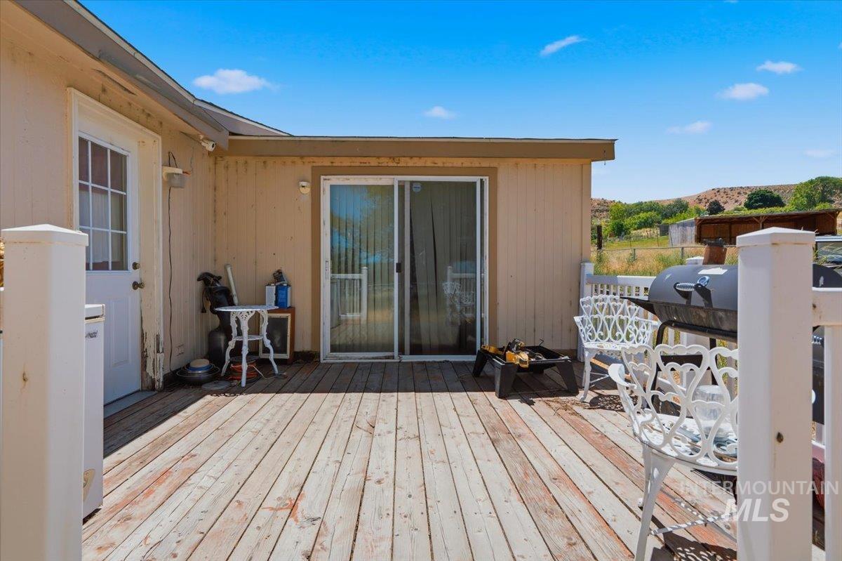 9735 Bill Burns Rd, Emmett, Idaho 83617-9707, 3 Bedrooms, 2 Bathrooms, Residential For Sale, Price $429,900,MLS 98991383