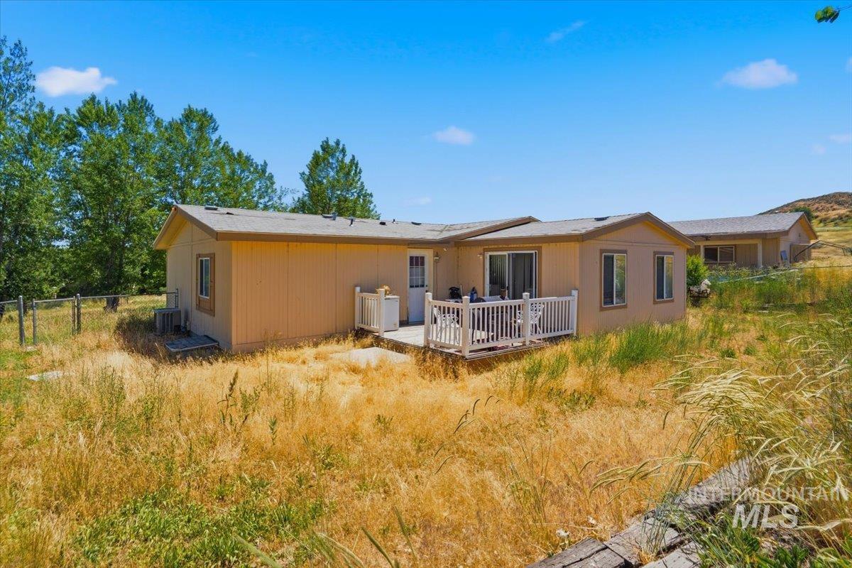 9735 Bill Burns Rd, Emmett, Idaho 83617-9707, 3 Bedrooms, 2 Bathrooms, Residential For Sale, Price $429,900,MLS 98991383