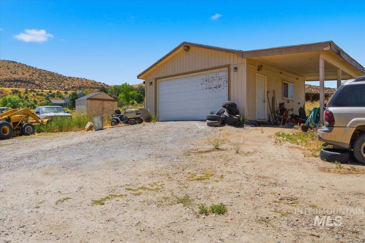 9735 Bill Burns Rd, Emmett, Idaho 83617-9707, 3 Bedrooms, 2 Bathrooms, Residential For Sale, Price $429,900,MLS 98991383