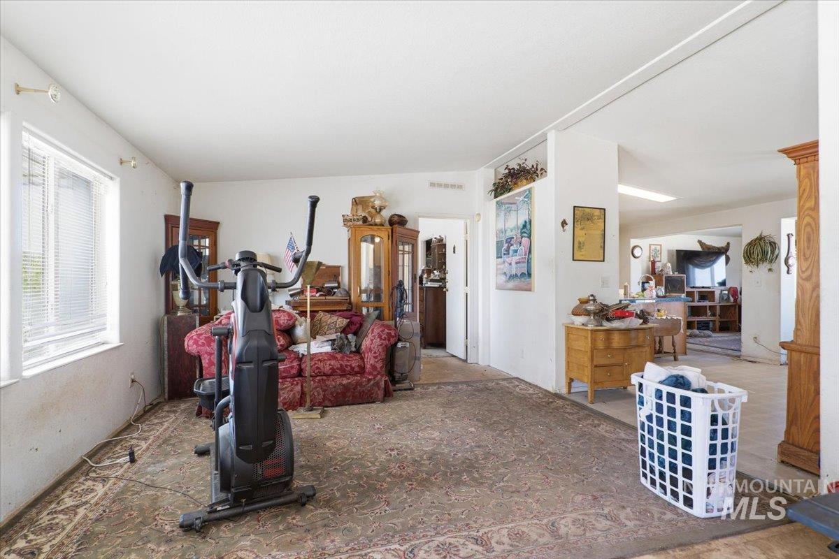 9735 Bill Burns Rd, Emmett, Idaho 83617-9707, 3 Bedrooms, 2 Bathrooms, Residential For Sale, Price $429,900,MLS 98991383